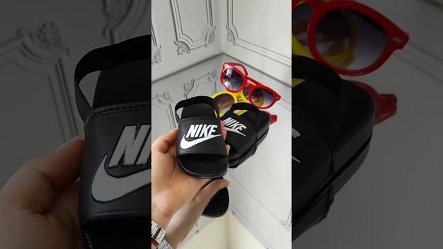 Детские чёрные шлепки Nike смотреть онлайн
