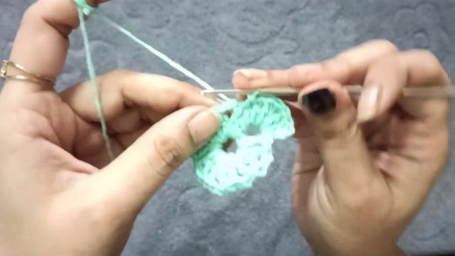 butterfly making for flower basket tablecloth #crochethook #crochet #crochetart #wool #design смотреть онлайн