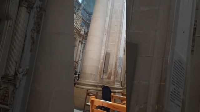 Воскресная месса в католическом храме. Италия. смотреть онлайн