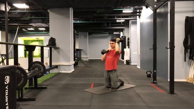 Жим пронированный одной гантели с гирей на груди смотреть онлайн