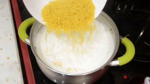 Как приготовить молочный суп с вермишелью.