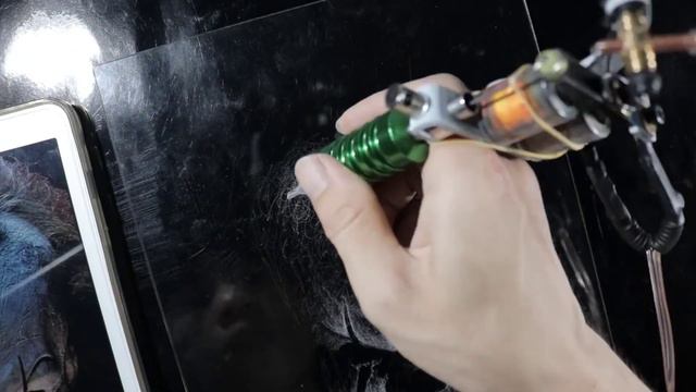 タトゥーマシンでゴーストピエロを描く - Draw Ghost Clown With Tattoo Machine смотреть онлайн