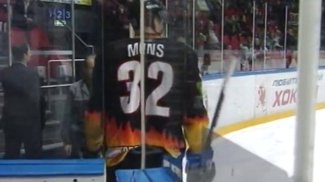 Монс бьёт судью смотреть онлайн