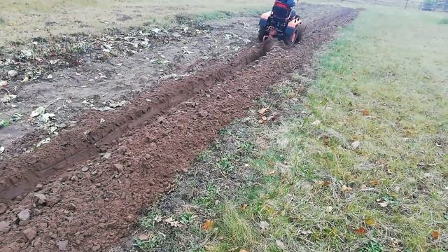Вспашка минитрактором из мотоблока Мтз 12 смотреть онлайн