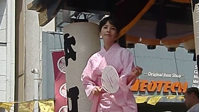 由美かおるさん浴衣でダンス！ смотреть онлайн