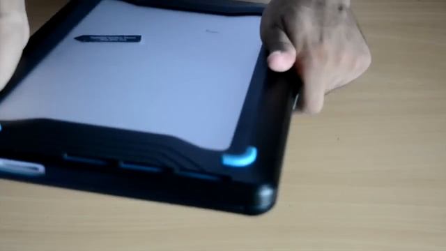 Thule Vectros Bumper Case for Macbook - Unboxing & Review смотреть онлайн