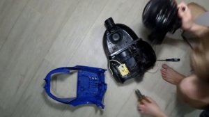 Как разобрать пылесос Philips 2000 Не заматывается провод.