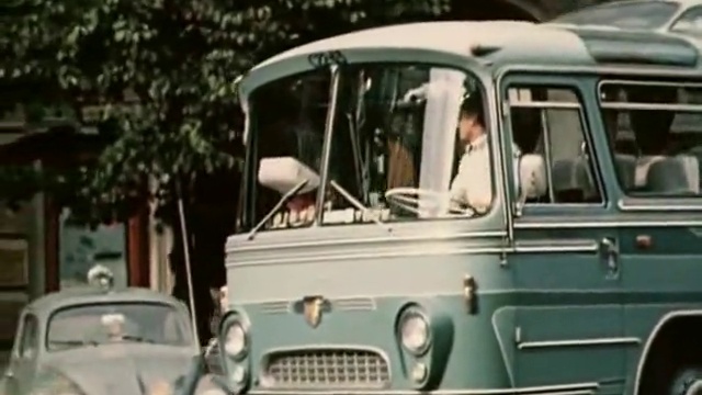 Ленинград, 1968 г. Хроника городских будней. Музыка Эстр.орк.пу Гюнтера Оппенхаймера (ГДР) смотреть онлайн