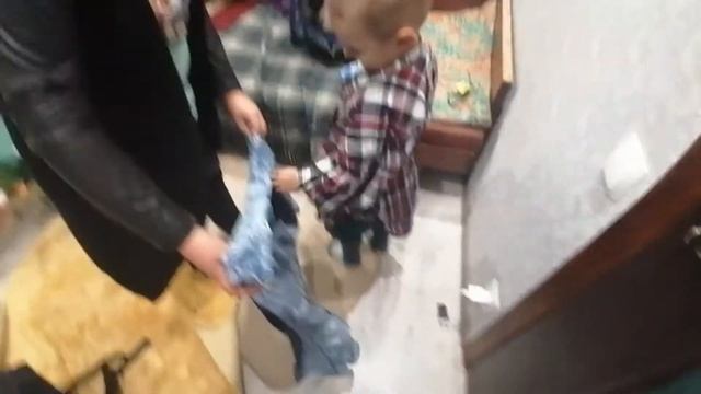 Распаковка чужой сумки, дубль два. Примерка вещей из найденной сумки. смотреть онлайн