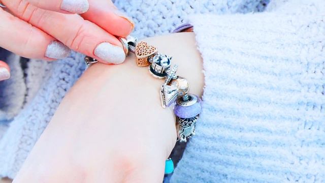 PANDORA 20 | The Enchanted Mouse Pandora Charm + Tea Themed Pandora Bracelet смотреть онлайн