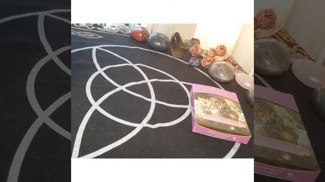Oracle Deck Review and Mini Reading: Romance Angels Oracle Cards смотреть онлайн