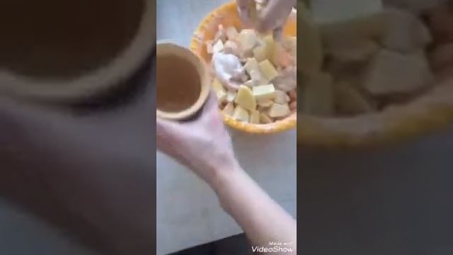 Картошка с крылышком в горшочке смотреть онлайн