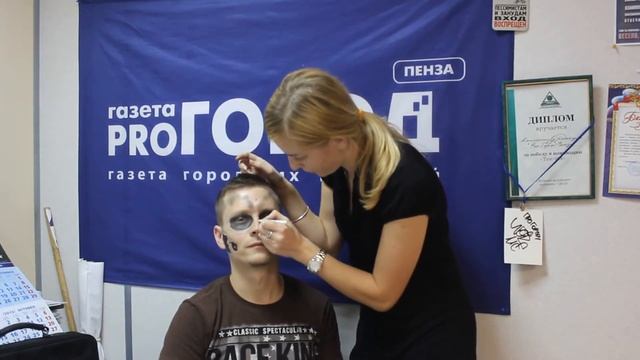 Как сделать грим на Хеллоуин за 15 минут? смотреть онлайн