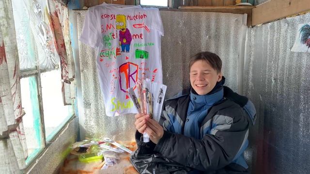 КАК ВЫЖИТЬ В САМОДЕЛЬНОМ ДОМЕ?! / ЗАТОПИЛ ПЕЧКУ В ЗЕМЛЯНКЕ #42 смотреть онлайн