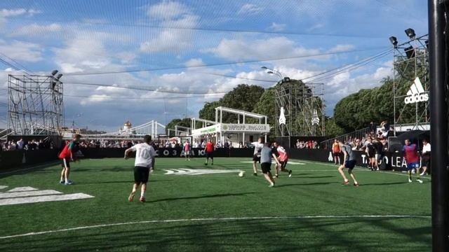 Спорт. Футбол. Команды Феникс и Ахиллес - тайм 1 смотреть онлайн