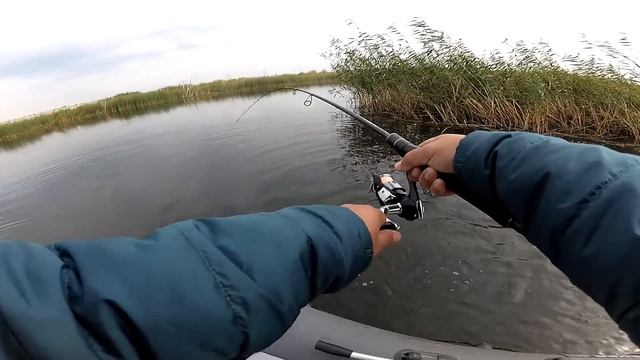 Рыбалка на водохранилище осенью, ловля щуки осенью смотреть онлайн