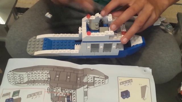 Лего полицейский катер Даниэль собирает легко и быстро LEGO police boat смотреть онлайн