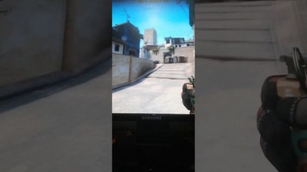 сегодня тоже играем в кс но более старую        (сайт с игрой moreigr. org)