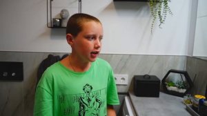 Амелька ПОМЕШАЛАСЬ НА ЧИСТОТЕ! Она достала уже друзей!