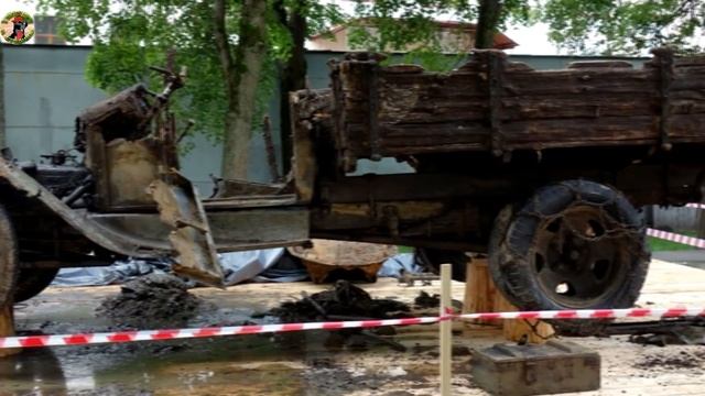 В КАБИНЕ БЫЛ ВОДИТЕЛЬ,А В КУЗОВЕ ЛЕЖАЛ ОН И НЕ САМ. смотреть онлайн