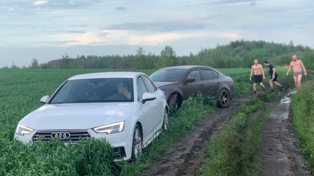 Оффроуд в Кондуках. Quattro спешит на помощь. смотреть онлайн