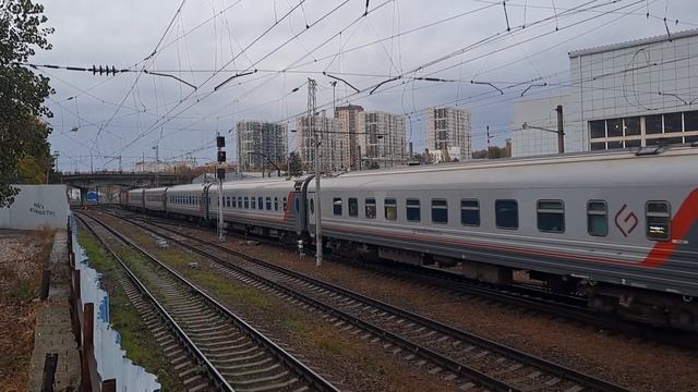 ЭП20-020 с поездом №7 Севастополь - Санкт-Петербург смотреть онлайн