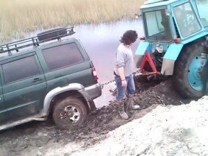 засадил ПАТРИОТ УАЗ !!! даже трактор не смог достать (осторожно присутствует не нормативная лексика)
