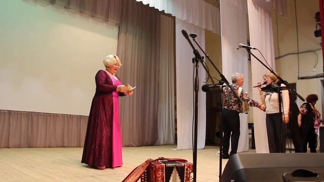 Видео Валерия Нуриахметова * Валерий СЁМИН и Валентина ПУДОВА в Дебёсах: "Расцвела под окошком..." смотреть онлайн