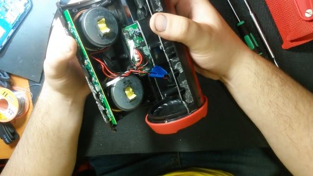 РЕМОНТ КОЛОНКИ JBL Charge 3+ НЕ ЗАРЯЖАЕТСЯ!!! смотреть онлайн