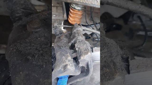 Суппорт задний Рено мастер 3 Ремонт суппорта Штуцер прокачки тормозов смотреть онлайн