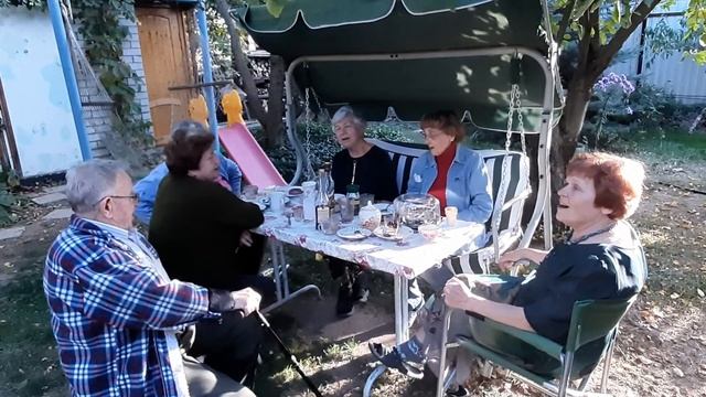 День рождения тёти Вали, дача 11! смотреть онлайн