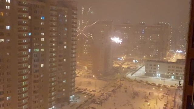 Классный фейерверк на Новый Год. Москва! Салют! #НовыйГод #NewYear смотреть онлайн