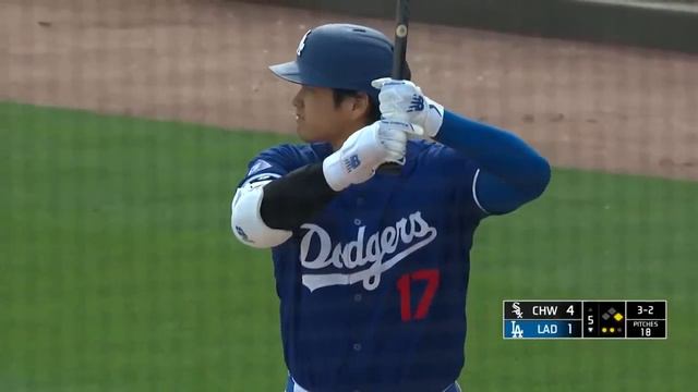 Shohei Ohtani HOMERS in his FIRST game as a Dodger! смотреть онлайн