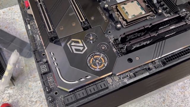 3 водянки, 2 видухи RX 6900XT, AsRock X670E Taichi, Ryzen9 7900X и Multi GPU с потреблением 1100W смотреть онлайн