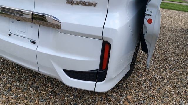 Honda Stepwgn RP3 Cool Spirit сравнение комлектации семи и восьми местных комплектаций