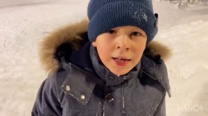 Детский канал. Зимние развлечения. Катаемся с горки. Подпишись на наш канал!