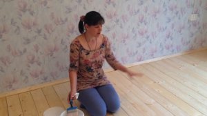 Чем покрасить  пол в деревянном доме