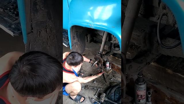 Как выбить шкворень газ 53 своими руками