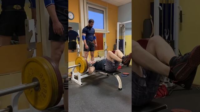 Пожал 130кг на 3?военный жим лёжа?дальше больше✌️ смотреть онлайн