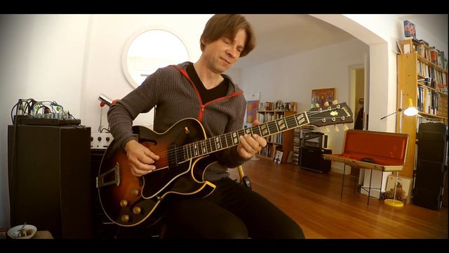 1953 Gibson ES-175D, sunburst смотреть онлайн