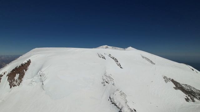 Эльбрус Вершина 4К ( высота полета Дрона 5800 м) смотреть онлайн