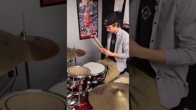 Can you play guitar with your tongue? смотреть онлайн
