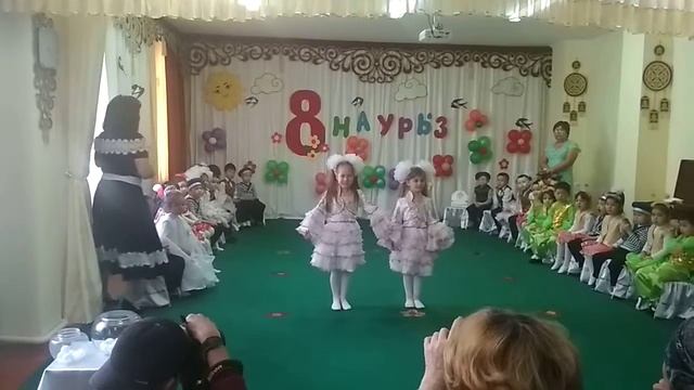 Стихи на 8 марта 2019 год садик Аружан смотреть онлайн