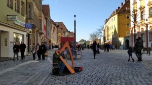 Игра на арфе завораживает!