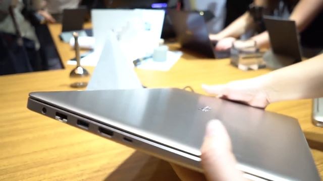 ASUS VivoBook Pro Hands On - A $799 Gaming Notebook смотреть онлайн