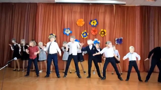 "Веселый педсовет", танец от 7"Б" на День учителя смотреть онлайн