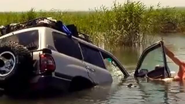 Эвакуатор 4х4 алматы. Как вытащить утонувший джип.8 701 222 0 111 смотреть онлайн