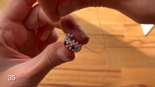 Круглый зайчик из бисера. Мини амигуруми в технике крестик. смотреть онлайн