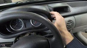 Снимаем панель приборов Renault Kangoo