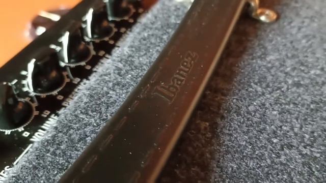 IBANEZ IBZ-B Amp Speaker смотреть онлайн
